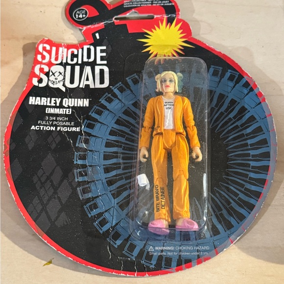 FUNKO ACTION FIGURE: Suicide Squad - Inmate Harley Quinn - Picture 3 of 4